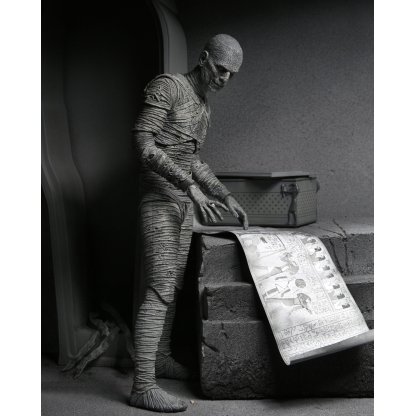 NECA Mummy Universal Monsters Ultimate Black & White Figure