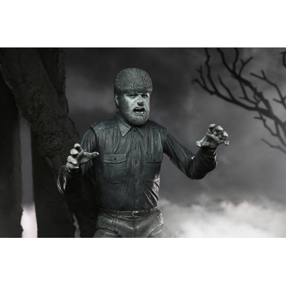 NECA Wolf Man Universal Monsters Ultimate Black & White Figure