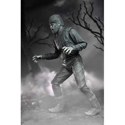 NECA Wolf Man Universal Monsters Ultimate Black & White Figure