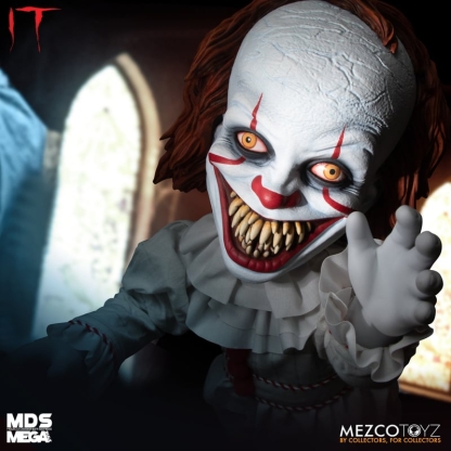 IT Pennywise Sinister Mezco MEGA MDS Figure With Sound 1.png