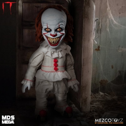 IT Pennywise Sinister Mezco MEGA MDS Figure With Sound 1.png