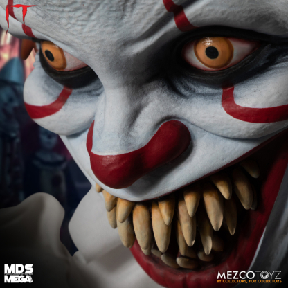 IT Pennywise Sinister Mezco MEGA MDS Figure With Sound 1.png