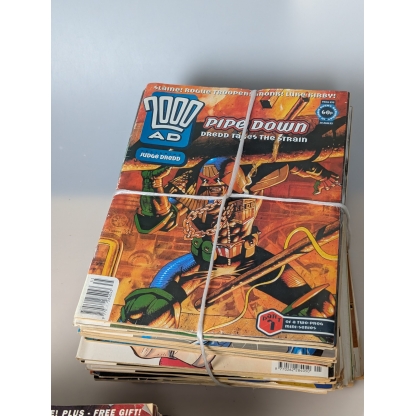 2000AD Judge Dredd Progs 800-899 100 Comic Run