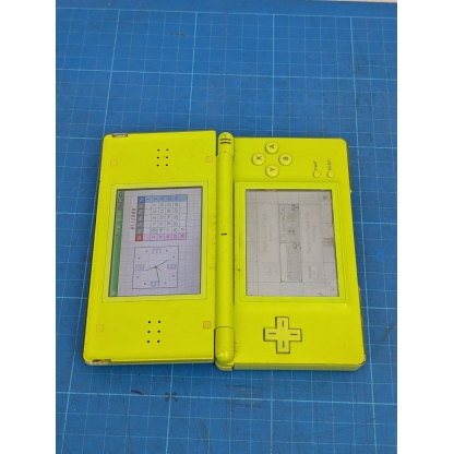 Nintendo DS Lite Lime Green Faulty Spares or Repair. Selling a lime green Nintendo DS Lite console as faulty for spares or repair.
