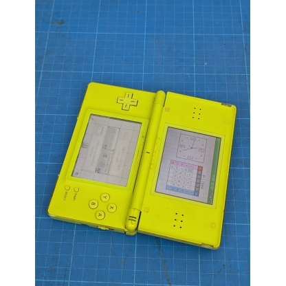 Nintendo DS Lite Lime Green Faulty Spares or Repair. Selling a lime green Nintendo DS Lite console as faulty for spares or repair.
