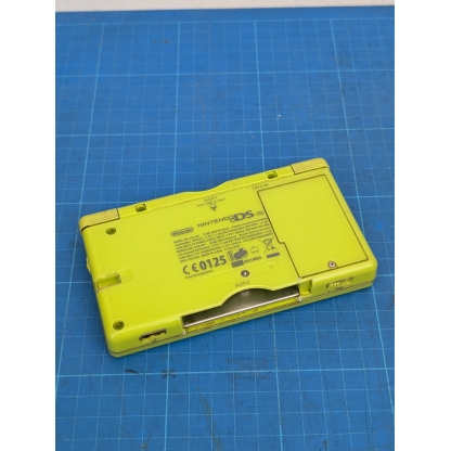 Nintendo DS Lite Lime Green Faulty Spares or Repair. Selling a lime green Nintendo DS Lite console as faulty for spares or repair.