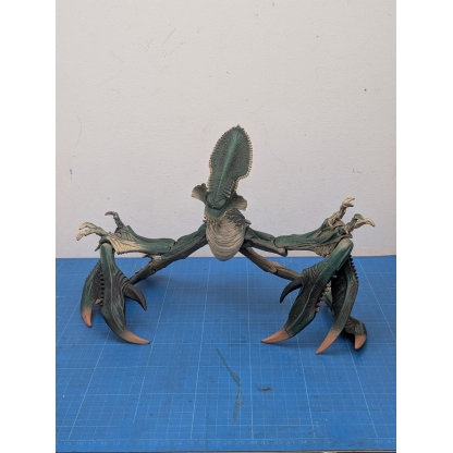 Star Wars Attack of the Clones Geonosis Arena Acklay Figure - Hasbro 2002 (With Battle Damage Feature)